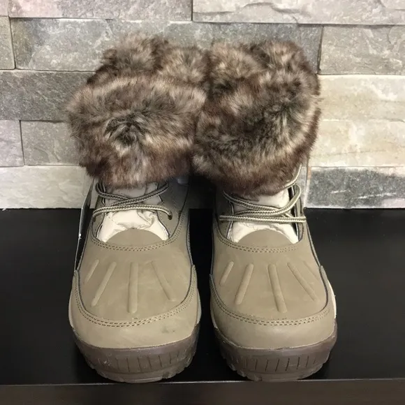 🎁 Bearpaw Women's Becka Cold-Weather Boots