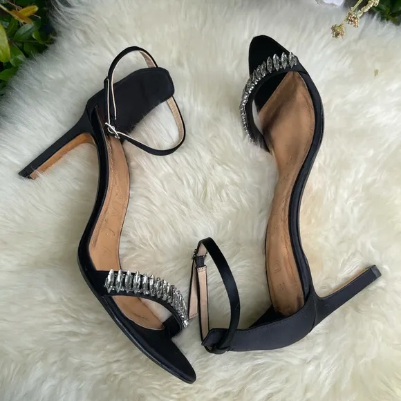 - Ted Baker🍂Saralia Cristal embellished ankle Strap size 7women’s