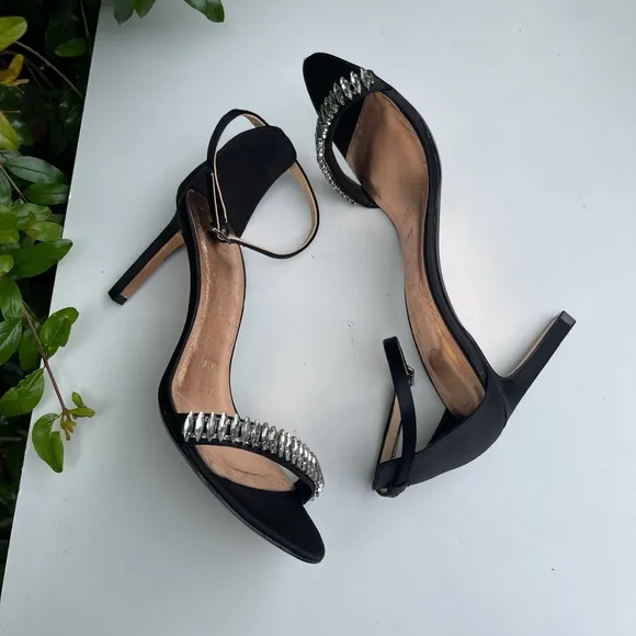 - Ted Baker🍂Saralia Cristal embellished ankle Strap size 7women’s