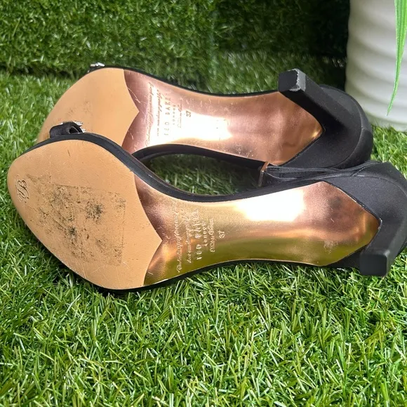 - Ted Baker🍂Saralia Cristal embellished ankle Strap size 7women’s