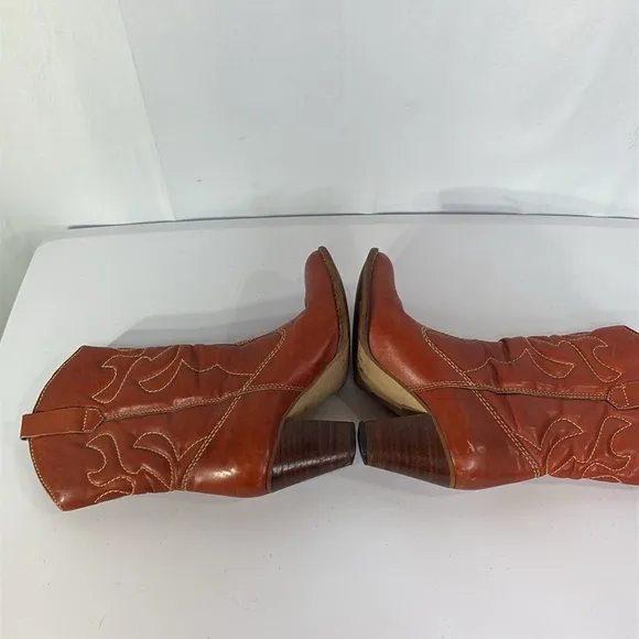🌪️ town and country Brown quilted heeled western boots pointed toe