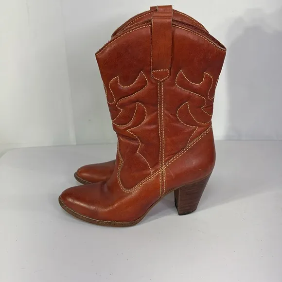 🌪️ town and country Brown quilted heeled western boots pointed toe