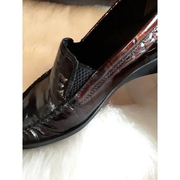 1803 Women's Size 9.5 Burgundy Bronze Patent Leather Slip-On Loafers