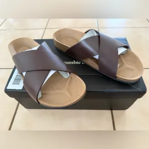 Abercrombie &amp; Fitch Men’s Leather Cork Crossover Slides Size 8 NEW in BOX