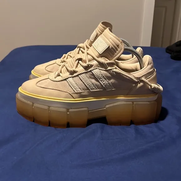 Adidas Originals Women's Ivy Park Super Sleek Chunky Fashion Sneakers GZ3891