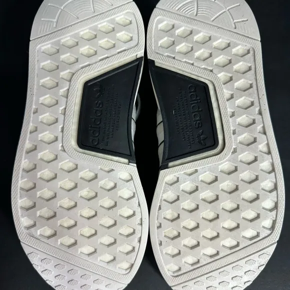 Adidas size 6 White NMD sneakers  pre owned Exellent condition.