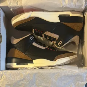 AIR Jordan 3 RETRO Men's Black and Brown Sneakers  💯 authentic New in the box