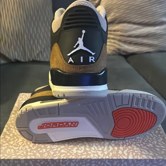 AIR Jordan 3 RETRO Men's Black and Brown Sneakers  💯 authentic New in the box