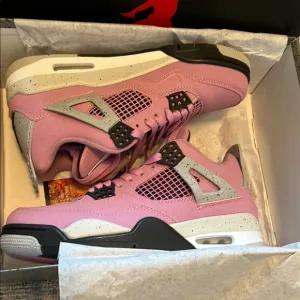 Air Jordan Orchid Pink and Gray Sneakers Ultimate Style Sz 7.5