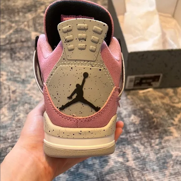 Air Jordan Orchid Pink and Gray Sneakers Ultimate Style Sz 7.5