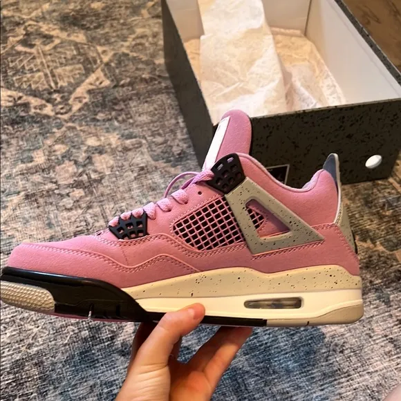 Air Jordan Orchid Pink and Gray Sneakers Ultimate Style Sz 7.5