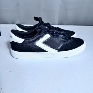 Airwalk Grip Retro Skaters Black and White Sneakers NWT Offers Welcome