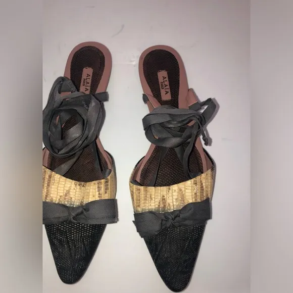 Alaia reptile ankle strap flats 36.5=6.5