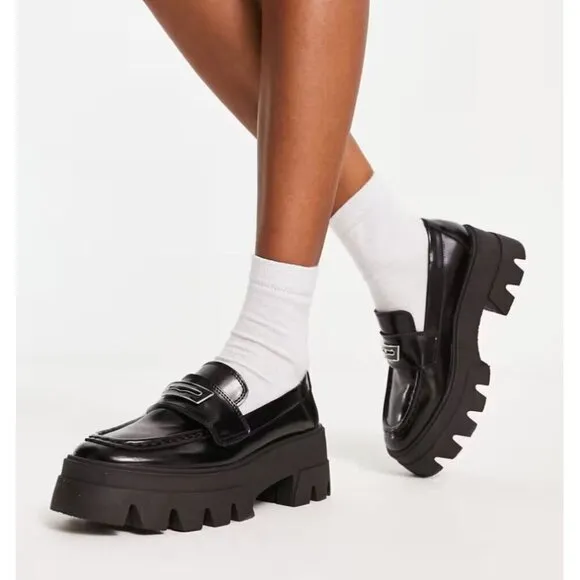 ALDO sz 7 Grandwalk Chunky Cleated Sole Loafers Chunky Platform Patent Leather