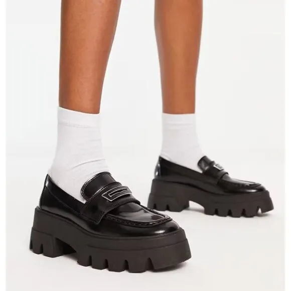 ALDO sz 7 Grandwalk Chunky Cleated Sole Loafers Chunky Platform Patent Leather