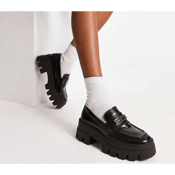 ALDO sz 7 Grandwalk Chunky Cleated Sole Loafers Chunky Platform Patent Leather