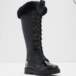 Aldo Black Laralima Winter Boots - Lug Sole, Quilted, Faux Fur Size 6