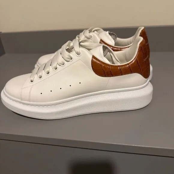 Alexander McQueen Women's Casual Fashion Sneakers