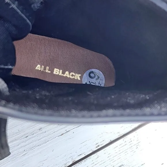 ALL BLACK Women's Black Puffy Lugg Camper Boots Sz US 6.5 EU 37