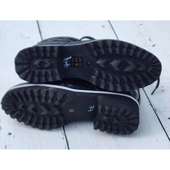 ALL BLACK Women's Black Puffy Lugg Camper Boots Sz US 6.5 EU 37
