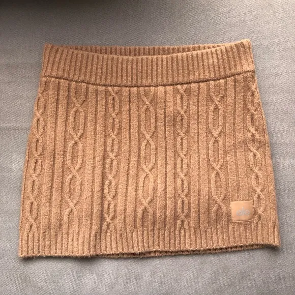 Alo Yoga Cable Knit Winter Bliss Mini Skirt Toasted Almond XS