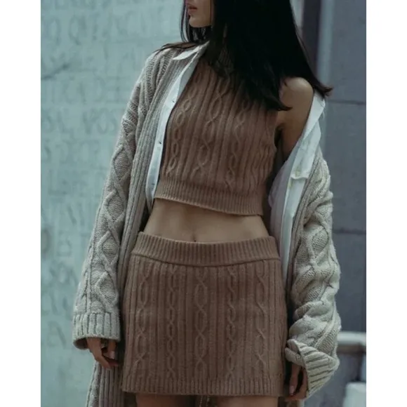 Alo Yoga Cable Knit Winter Bliss Mini Skirt Toasted Almond XS