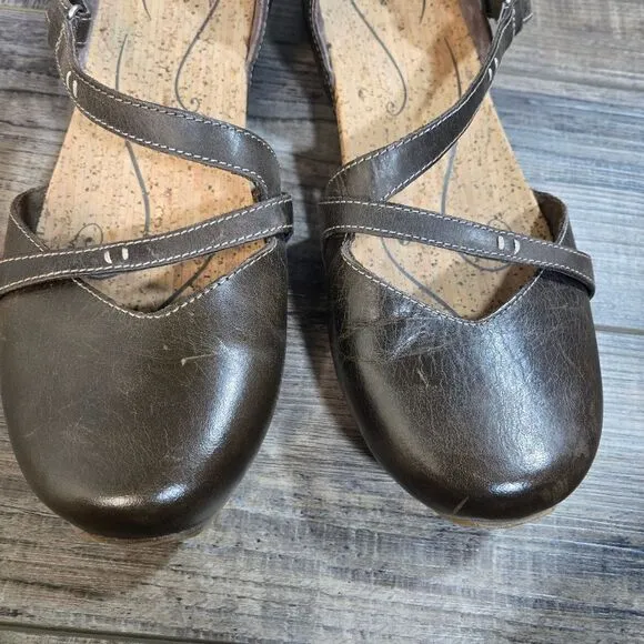 Anhu Tullia II Shoe Women's Flat Velcro Size W 11 Brown