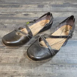 Anhu Tullia II Shoe Women's Flat Velcro Size W 11 Brown