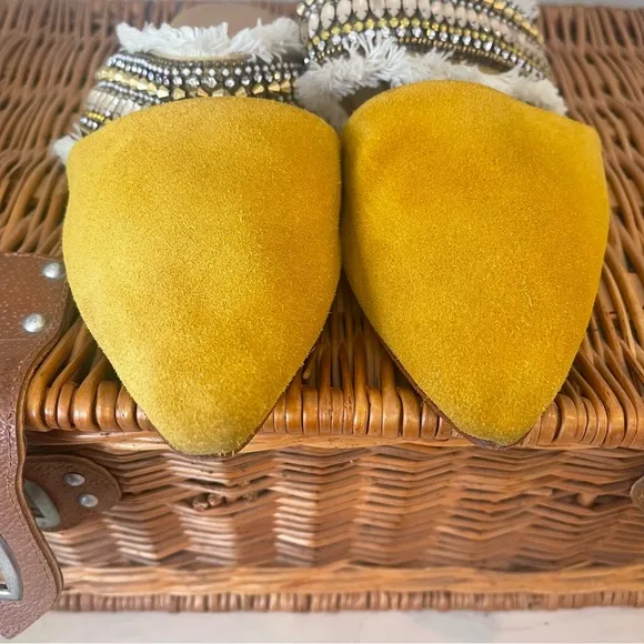Anthropologie Delilah Embellished Slides Women’s 39 Yellow Suede Boho Flats Mule