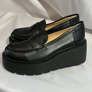 ANTHROPOLOGIE MAEVE LUGGED PLATFORM LOAFERS IN BLACK SIZE 41