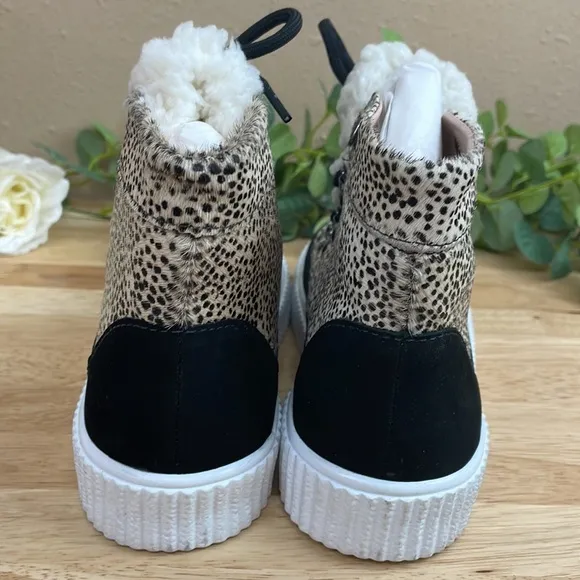 Aqua Womens Faux Fur Lace-Up Casual and Fashion Sneakers Tan Animal Print 6M