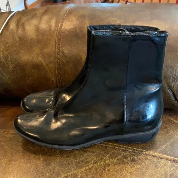 Aquatali black patent weatherproof boots