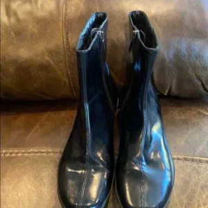 Aquatali black patent weatherproof boots