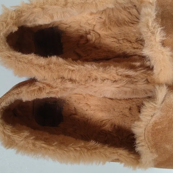 Aquatalia Rayla fur lined suede slip on loafers 9.5