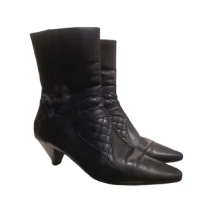 AQUATALIA | Vintage Black Quilted Leather Boots in Size US 10