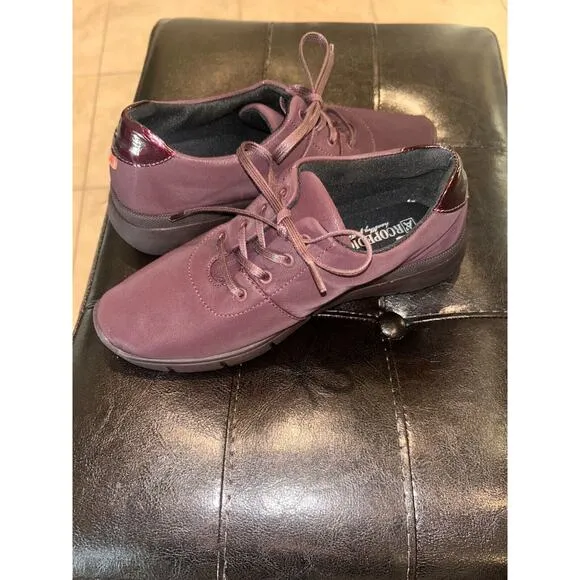 Arcopedico Women's Bordeaux Comfort Sneakers Size 37/US 7