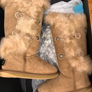 Australia Luxe Collective Tan Winter Boots with Fur Trim and Plush Texture