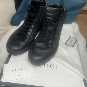 Authentic GUCCI Guccisima GG Supreme Black Leather Men’s Size 8.5 Box Dust Cover