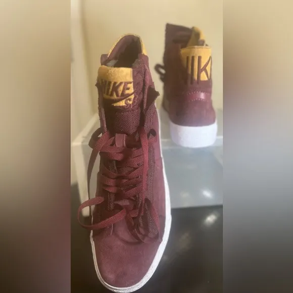 Authentic Nike SB Zoom Blazer Mid-Premium Skate Sneakers