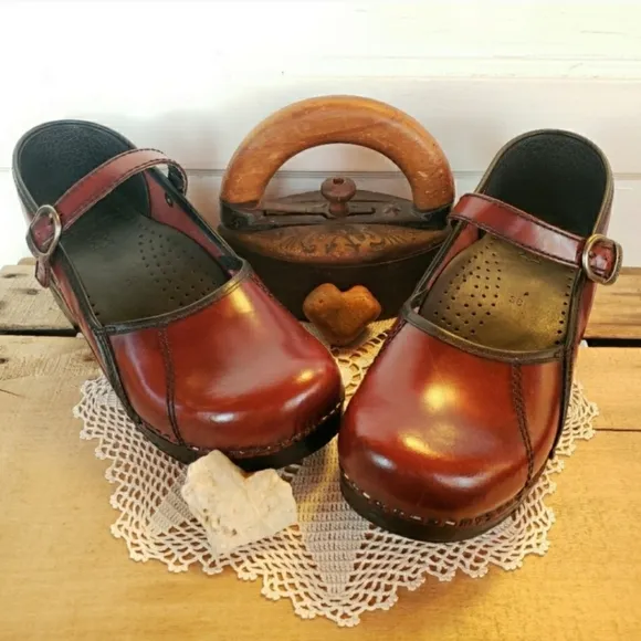 ⚘AvaiLable⚘Black Cherry Dansko Pro Marcelle Mary Jane Clog Sandal Straps Buckles