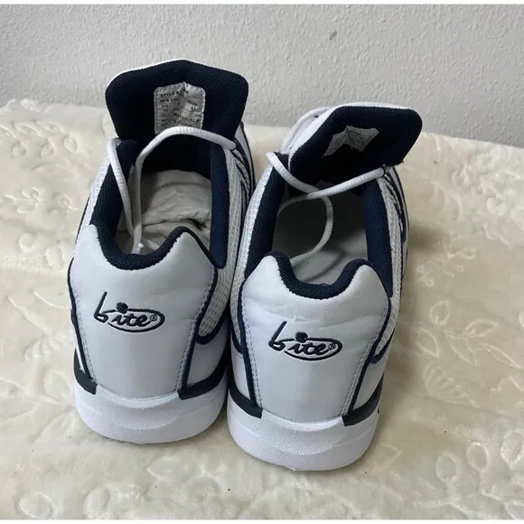 B-Lite White &amp; Navy Athletic Mesh Sneakers Size 10 US / 7.5 UK / 41 EUR For Men