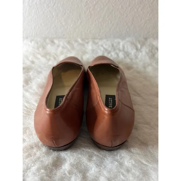 Bally Isabel Slip on Leather Loafers Women Size 7.5 in camel Brown