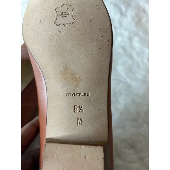 Bally Isabel Slip on Leather Loafers Women Size 7.5 in camel Brown