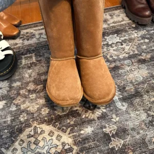 BearPaw Tan Winter Boots Suede Comfort