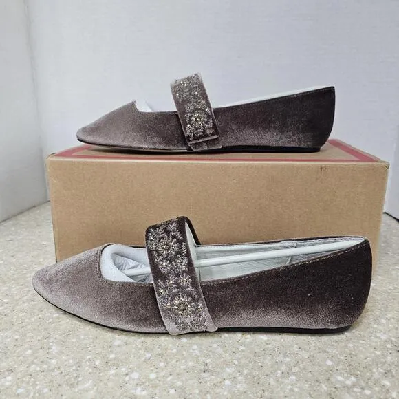 Bettye Muller Arietta Embroidered Strap Flats Taupe Velvet Women's Size 9M New