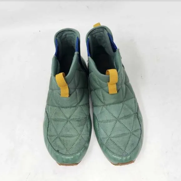 Big kids 4 Teva Reember Mid teal quilted boots shoes