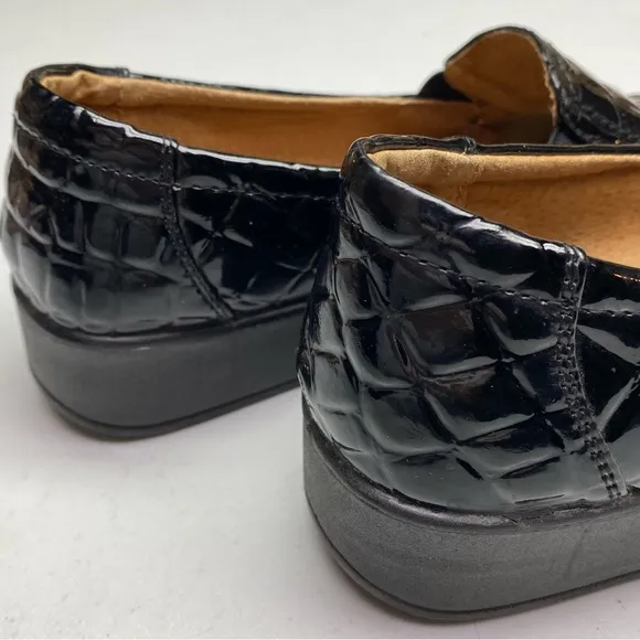 Black Croc-Embossed Women's Loafers
