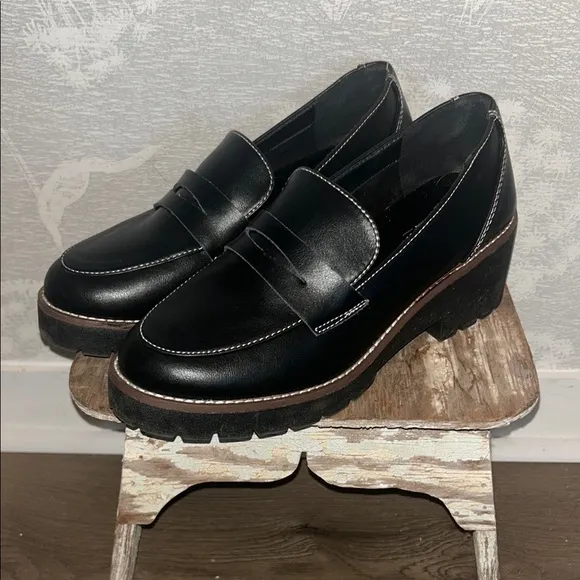 BLONDO Daina Black Chunky Heel Waterproof Platform Penny Loafers, 9.5