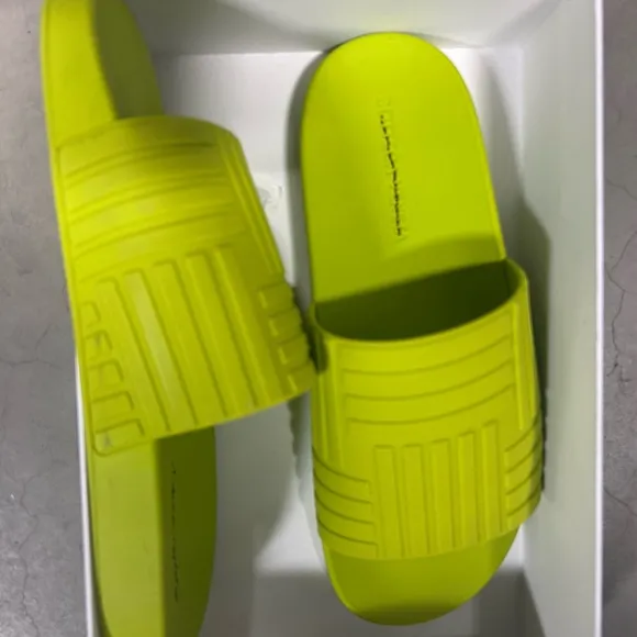Bottega Veneta - Slider embossed rubber slides