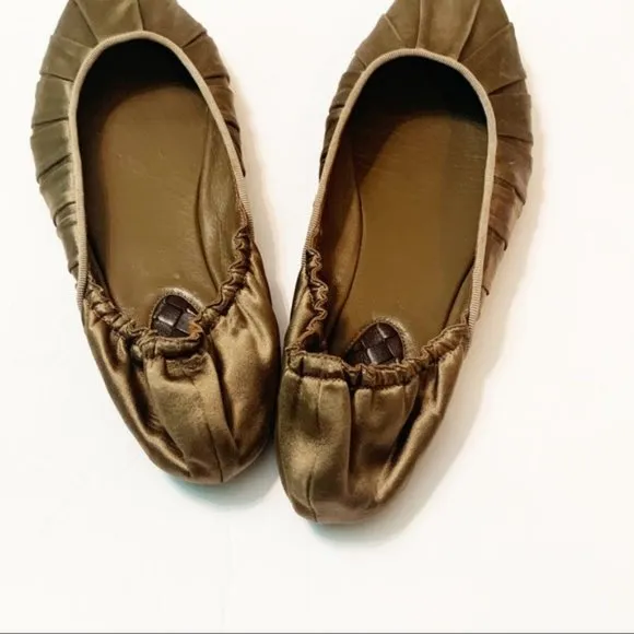 Bottega Veneta Square Toe Satin Flats Olive 40